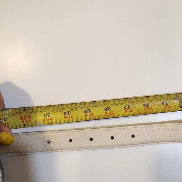 Women's Cream Genuine Sneak Leather Gold Tone Bucklet size M - Picture 11 of 11